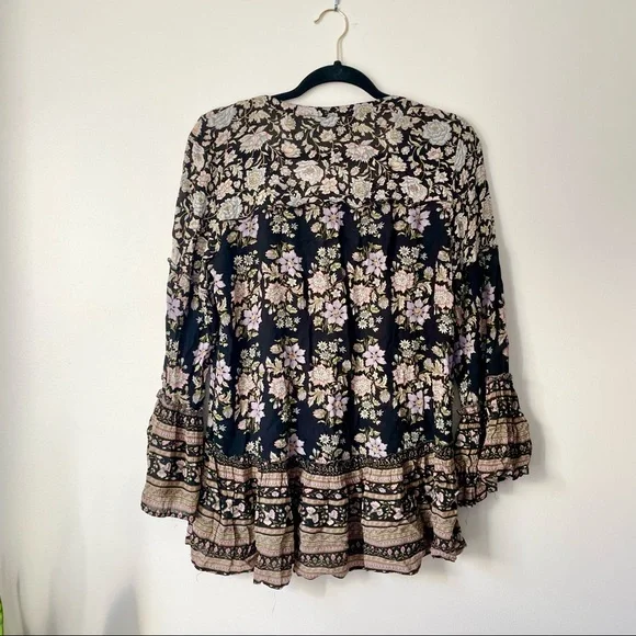 American Eagle Floral Bell Sleeve V-Neck Blouse - Picture 5 of 5